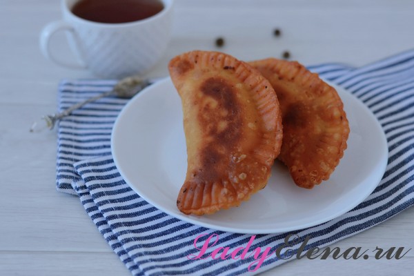 Чебуреки из готового теста