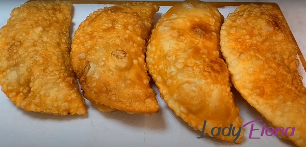 Чебуреки с мясом